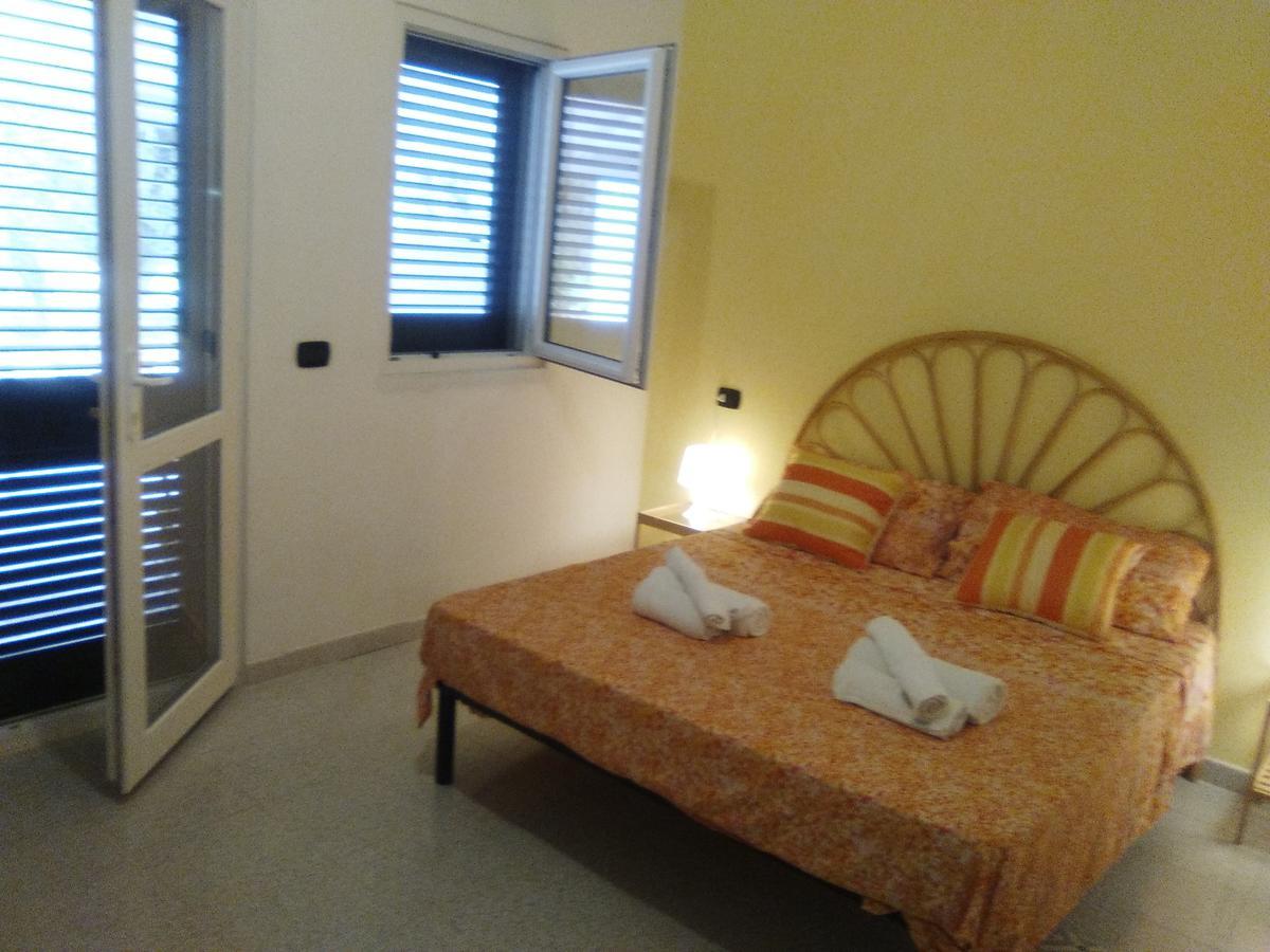 Casa Vacanza Fiorella Torre dell'Orso Exterior foto
